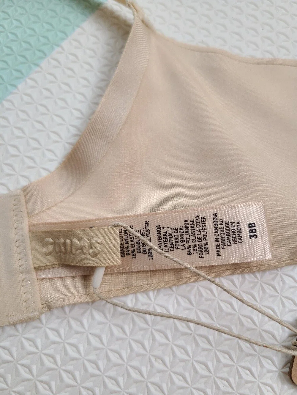 NWT Skims Ultimate Teardrop Push Up Plunge Bra Size 36B Sand Beige - Picture 6 of 8